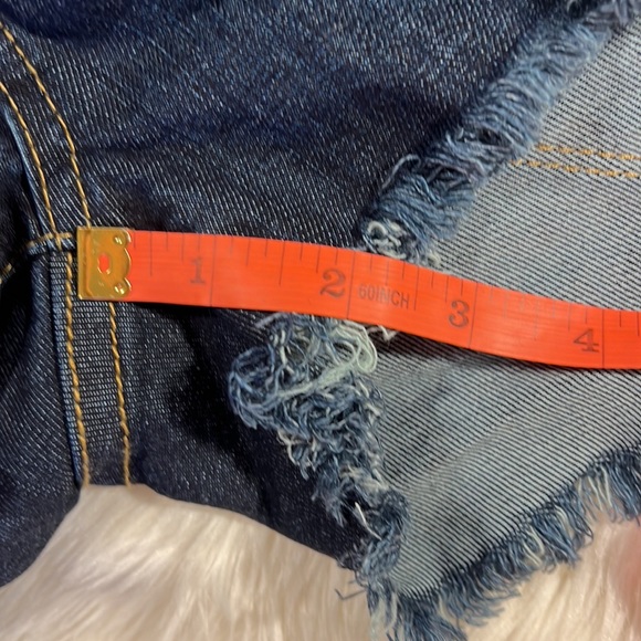 Blank NYC Little Queenie Denim Shorts with Frayed Hem, size 26 - Picture 7 of 7